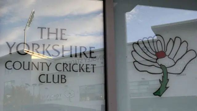 ইয়র্কশায়ার ক্রিকেট ক্লাব-এর মাঠ হেডেংলিতে আন্তর্জাতিক ম্যাচ আপাতত বন্ধ।