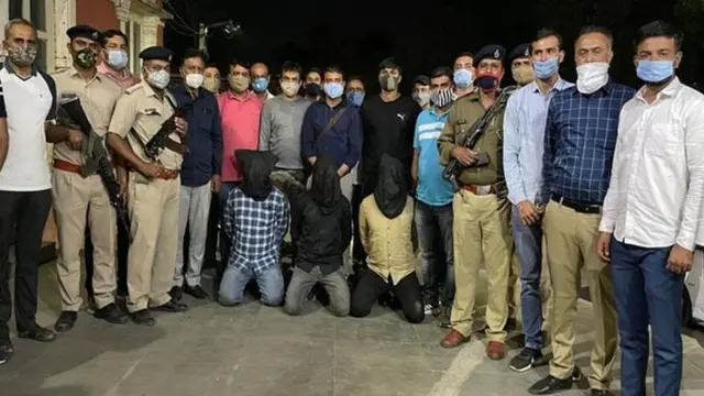 જામનગર પોલીસની એક પ્રેસ નોટ પ્રમાણે, જયેશના 3 સાગરિતોને પોલીસે કોલકાતાથી પકડી લીધા છે