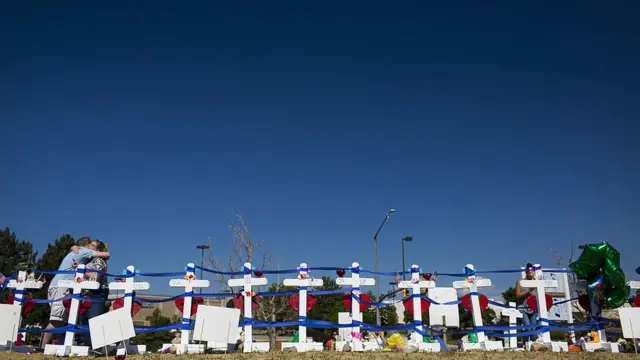 Homenagem a mortos no ataque