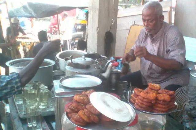 ప్రకాశరావు, ఆయన టీ కొట్టు