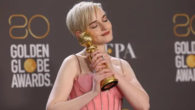 جوليا غارنر