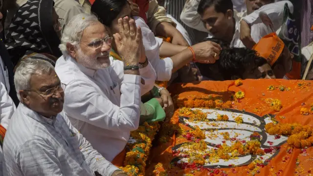 नरेंद्र मोदी