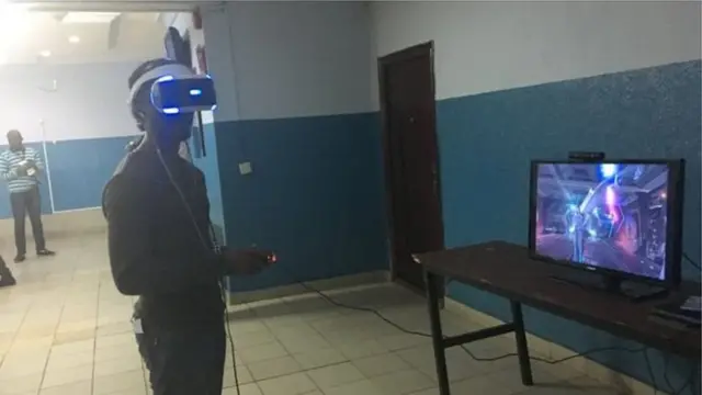 Pesin dey play games for Lagos Comic Con