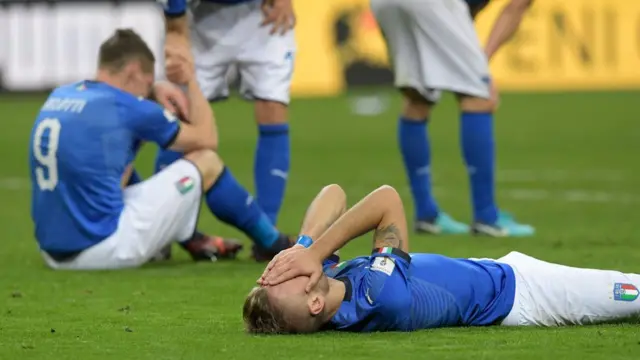 有評論指一些出色的球員沒有上場，是今次無法爭奪入球的關鍵。