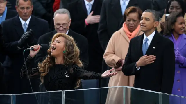 Beyoncé junto a Barack Obama