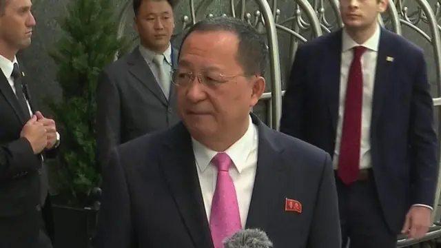 එක්සත් ජාතීන්ගේ මහ සමුළුව ඇමතීම සඳහා පැමිණ සිටි විදේශ ඇමතිවරයා එම ප්‍රකාශය කළේ නිව්යෝර්ක් නුවරින් පිටව යන අවස්ථාවේ දී මාධ්‍යවේදීන් අමතමිනි