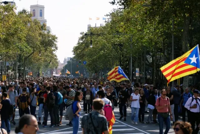 Manifestantes en calles de Barcelona