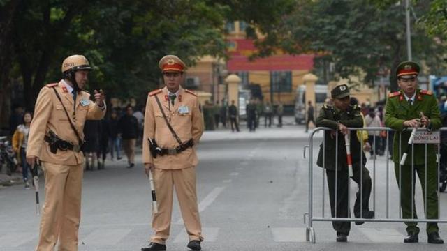 Việt Nam chưa có luật biểu tình và tụ tập đông người thường bị cho là "gây rối".