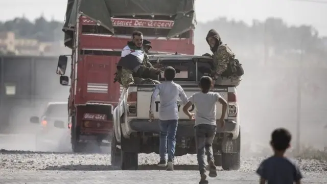 쿠르드족은 미국의 동맹군으로 수니파 극단주의 테러조직 이슬람국가(IS) 격퇴전에 참여해 큰 공을 세운 바 있다