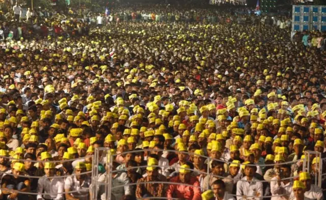 હાર્દિક પટેલની સભામાં આવેલા લોકો