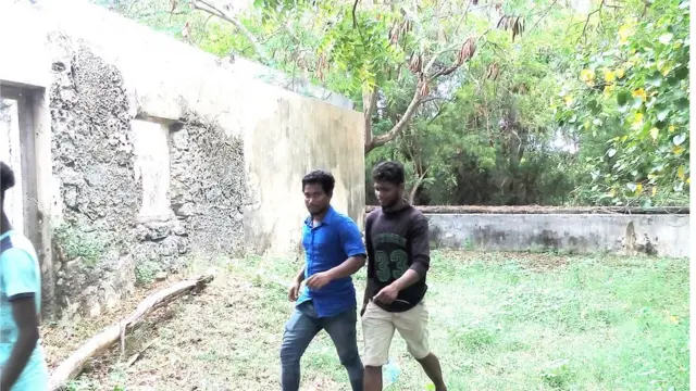 පැරණි ගේ දොර සොයා යමින්