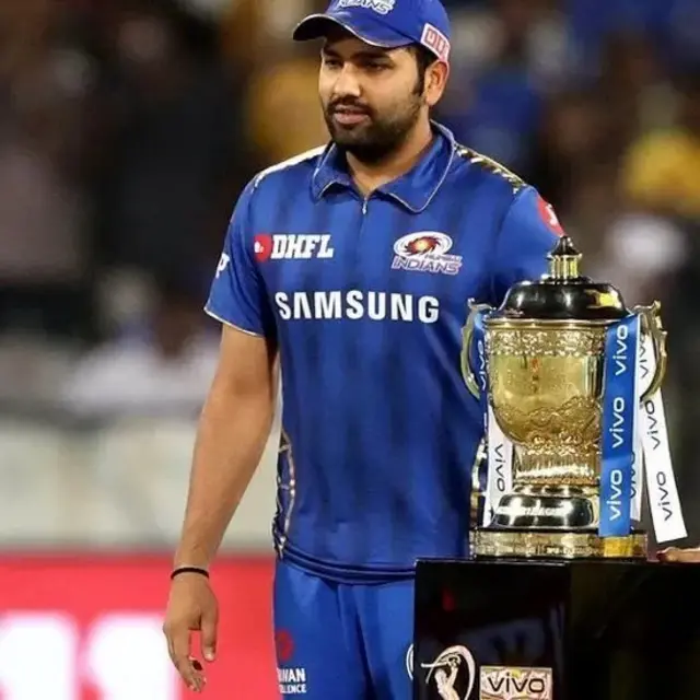 రోహిత్ శర్మ సారథ్యంలో ముంబై ఇండియన్స్ జట్టు అయిదుసార్లు ఐపీఎల్ కప్ గెలుచుకుంది.