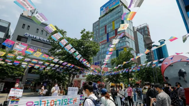 5월 17일 국제성소수자혐오반대의 날을 맞아 성소수자 단체들은 포괄적 차별금지법 제정을 촉구했다