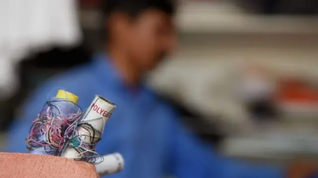 पेठमधल्या या कुटुंबाची सून पाचच महिन्यात पळून गेली