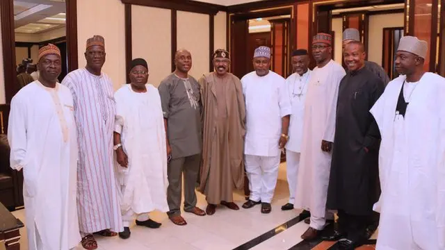 Boss Mustapha tare da wasu manyan jami'an gwamnati