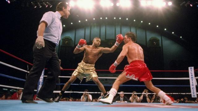 Pazienza pelea contra Roy Jones Jr, en 1995