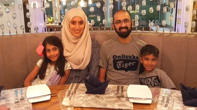 Rabiya Limbada tare da mijinta Imran da 'ya'yansu Hanaa da Muhammad