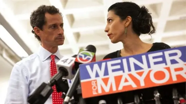 Anthony Weiner y Huma Abedin.
