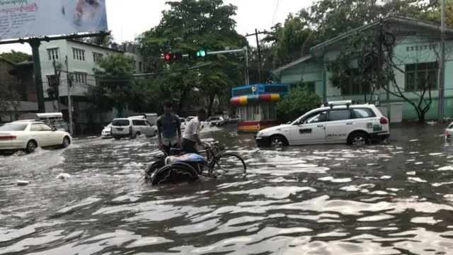 ရန်ကုန်၊ စမ်းချောင်း၊ ရေလျှံ