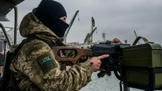 ملوان اوکراینی در دریای آزوف