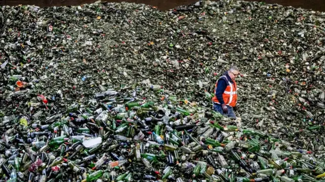 유리는 품질과 내구성 손실 없이 무한히 재활용할 수 있다