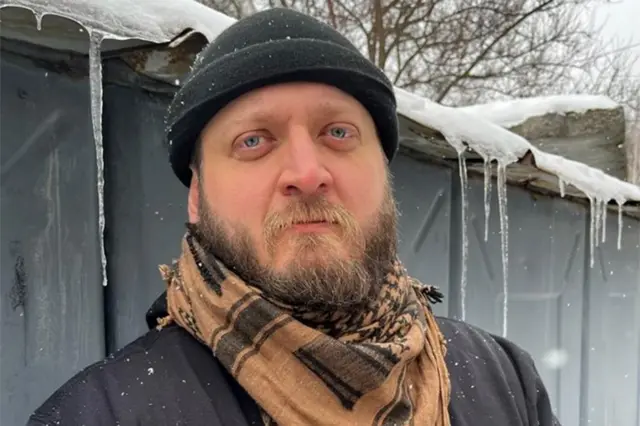 يوغين عضو في فريق استطلاع