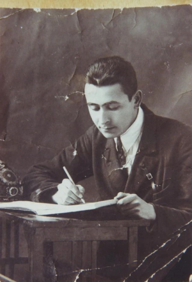 Абдуваҳҳоб Муродий делосида сақланаётган сурат