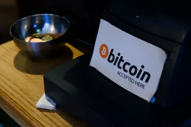 Salah satu kafe di Irlandia yang menerima pembayaran bitcoin.