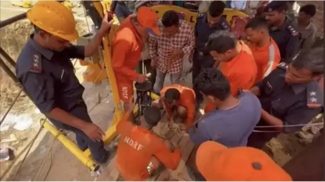 రెస్క్యూ ఆపరేషన్