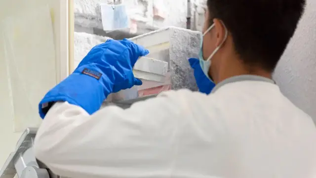 ขณะนี้ทีมงานของดวงกำลังหาเงินทุนสนับสนุนการเดินทางตรวจหาเชื้อโรคครั้งใหม่