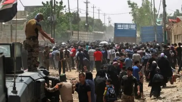 حملات موصل دهها هزار آواره داشته است