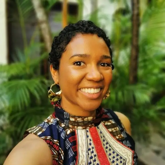 Katucha Beentoo, Yuunvarsiitii Edenbargi keessatti barsiistuu Sabummaa fi Farra kolonii