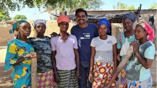 ప్రపంచాన్ని చుట్టేయలన్న కలను త్వరలోనే పూర్తి చేస్తానని ఉమా ప్రసాద్ అంటున్నారు