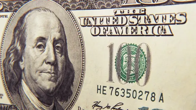 Billete de US$100 dólares.