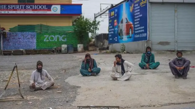 مواطنون باكستانيون