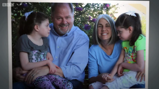 Chris y Hugh Hempel con sus hijas