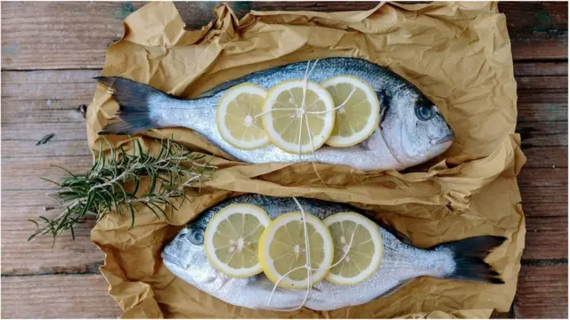 కాలుష్యం కారణంగా గర్భిణులు చేపలను తినకపోవడం మంచిదని నిపుణులు సూచిస్తున్నారు