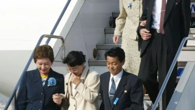 అపహరణకు గురైన 5గురు వ్యక్తులు ఉత్తర కొరియా నుంచి సజీవంగా అక్టోబరు 15, 2002లో టోక్యో హనేడ ఎయిర్పోర్టులో అడుగు పెట్టారు