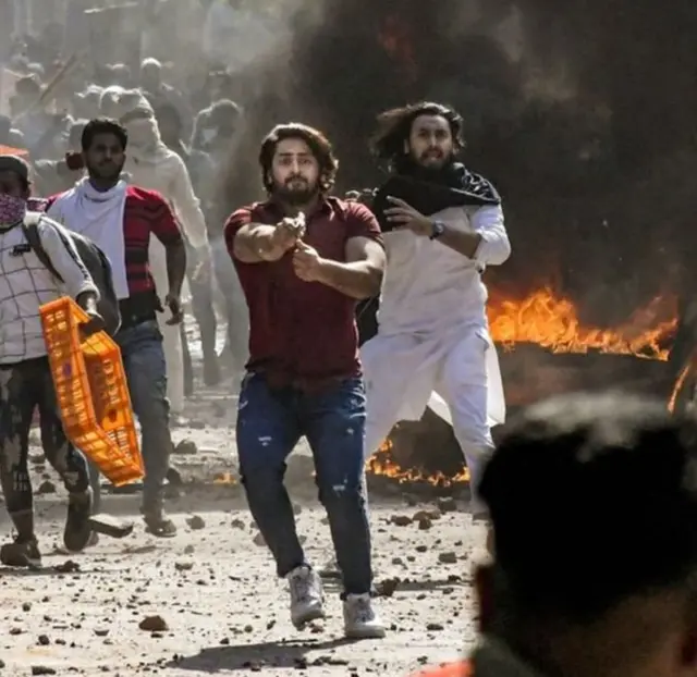 पिस्तौल लाने एक युवक