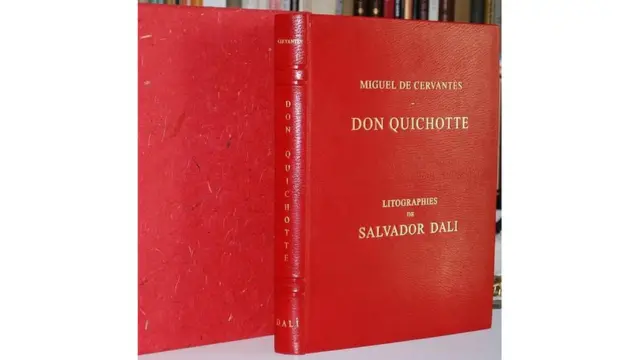Portada de El Quijote de la Mancha, en una versión editada con litografías de Dalí.