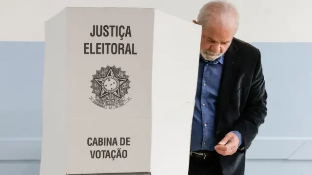 Lula ao votar em São Bernardo do Campo