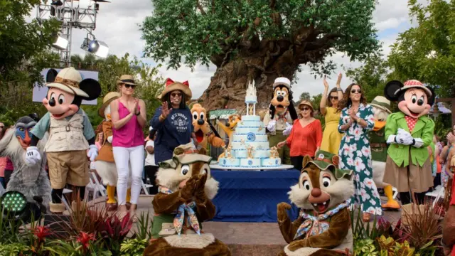 ABD’deki başka bir eğlence parkı World Disney Dünyası da 3’üncü sırada