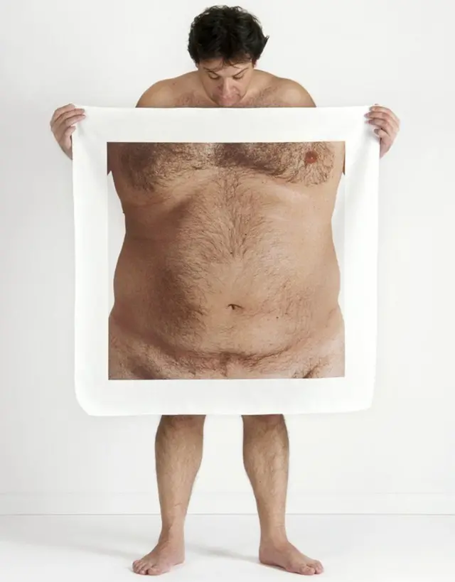 伊希克（Meltem Isik）的人物肖像作品中的被攝對象用畫布顯示出自我認知。