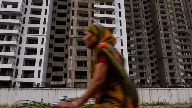 बहुमंजिला इमारत