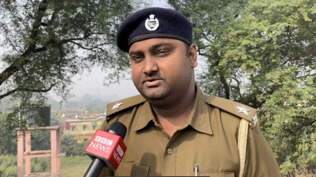 मांझी चेक पोस्ट पर मौजूद असिस्टेंट सब इंस्पेक्टर अमित