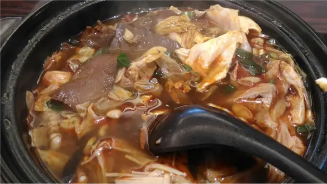 自從傳入台灣之後，臭豆腐也發展出了台灣版的風味和面貌。