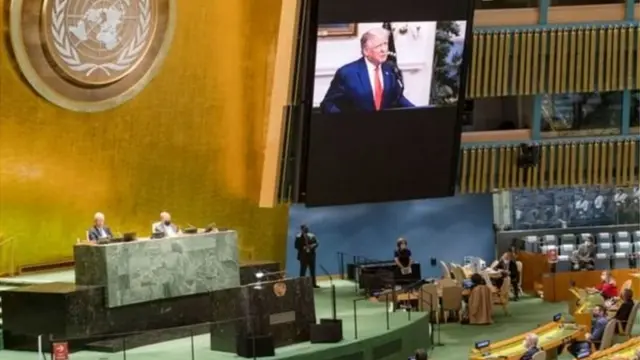 डोनाल्ड ट्रंप