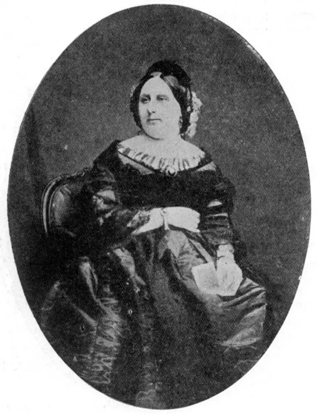 کاترین هوگارث، همسر اسکاتلندی چارلز دیکنز