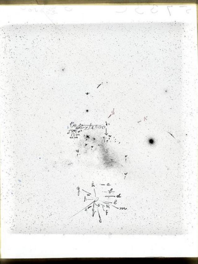 Esta placa da Pequena NuvempokerambitionMagalhães apresenta observaçõespokerambitionLeavitt sobre seus estudospokerambitionvariáveis ​​Cefeidas