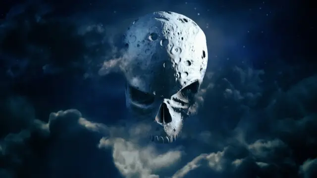 Luna con forma de monstruo